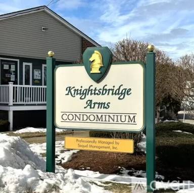 Main picture of Knightbridge Arms Condominiums