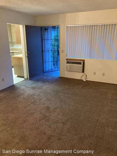 Main picture of 685 S Lincoln Ave