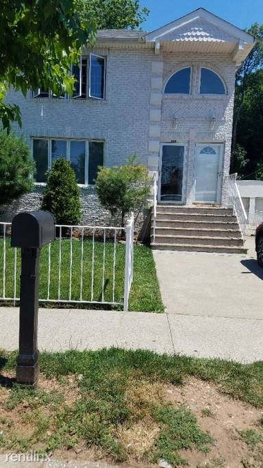 Main picture of 409 Cromwell Ave