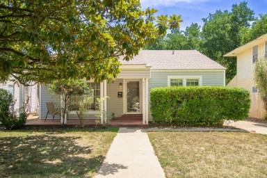 Main picture of 831 1/2 S Lahoma Ave
