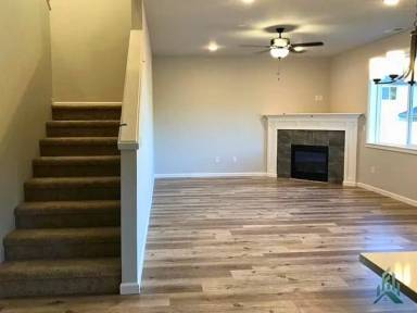 Main picture of 4001 SE Weigel St