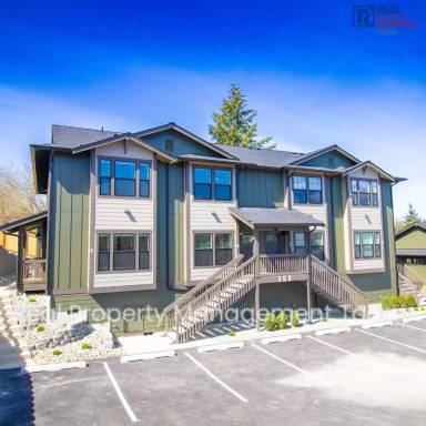 Main picture of 300 Larson St W