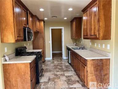 Main picture of 1111 Parkview Ln