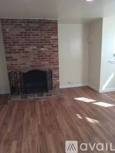 Main picture of 700 8th St NE