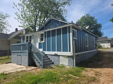 Main picture of 904 Crowder St