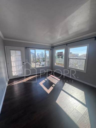 Main picture of 2149 Front St