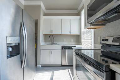 Main picture of 9294 1st View St