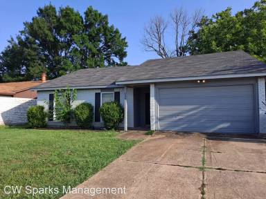 Main picture of 806 Rolling Ridge Dr