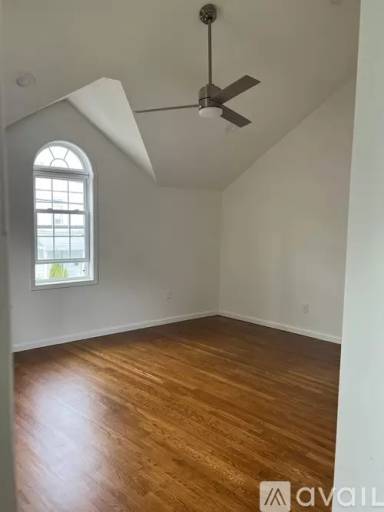 Main picture of 121 Depew Ave