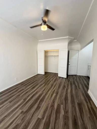 Main picture of 111 S Manhattan Pl