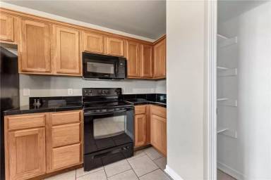 Main picture of 6016 S 36th St