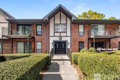 Main picture of Foxcroft Condominiums