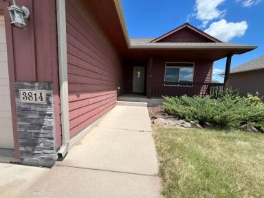 Main picture of 3814 S Homerun Ave