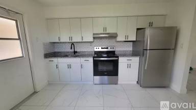 Main picture of 6112 SW 37th St