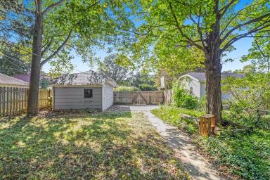 Main picture of 1933 Beverly Pl