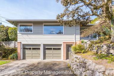 Main picture of 7021 SW 2nd Ave