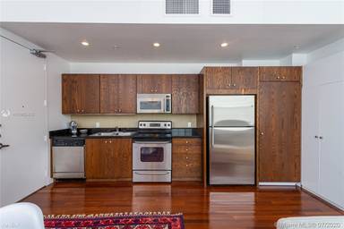 Main picture of 935 Euclid Ave