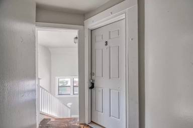 Main picture of 464 College Ave