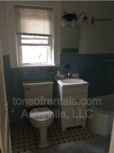 Main picture of 1A Gables Pl