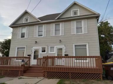 Main picture of 108 E Iroquois St
