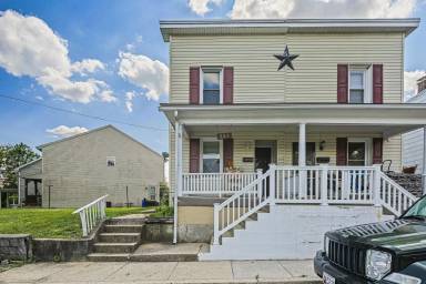 Main picture of 253 E Howard St