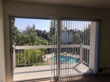 Main picture of 950 Shorepoint Ct