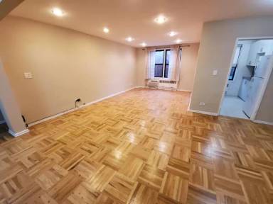 Main picture of 10025 Queens Blvd
