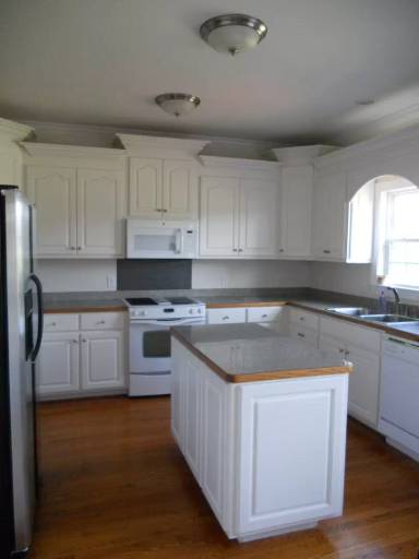 Main picture of 409 Pointe Dr