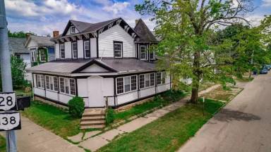 Main picture of 456 Jefferson St