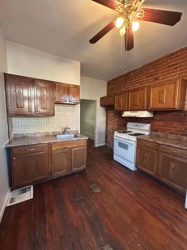 Main picture of 222 Harris St