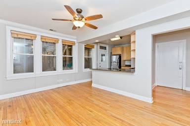 Main picture of 2234 W Roscoe St