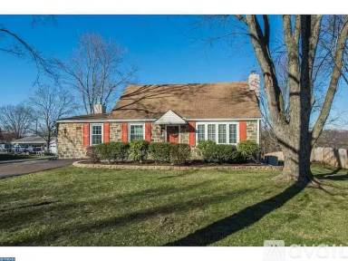 Main picture of 121 Oaklyn Ave