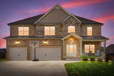 Main picture of 230 Cotoneaster Ln