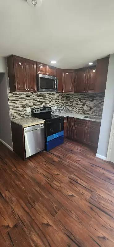 Main picture of 3903 Lausanne Rd