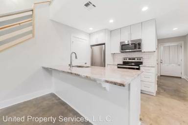 Main picture of 102 Oak Plains Aly