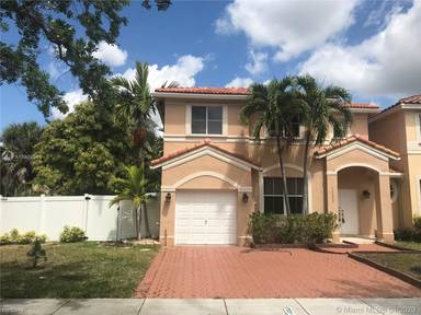 Main picture of 17035 SW 34th St