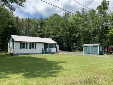 Main picture of 27 Lewis St