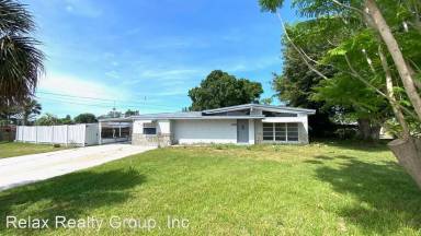 Main picture of 2304 N Wellesley Dr
