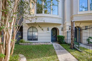 Main picture of 2721 Austin St