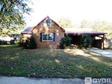 Main picture of 701 NE Parkway Dr