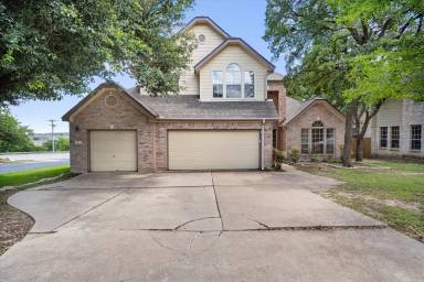 Main picture of 100 Parque Cir