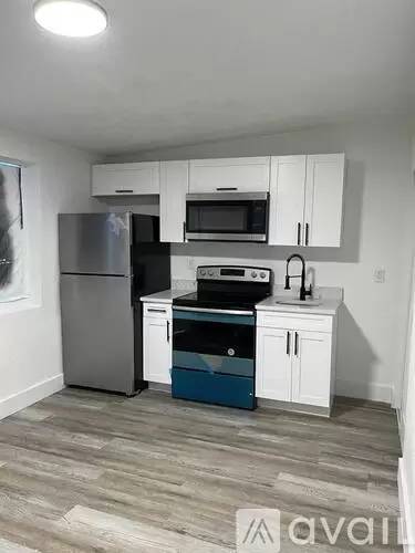 Main picture of 3904 SW 13th Ct