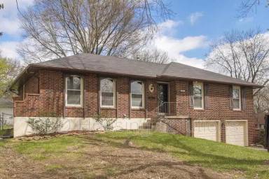 Main picture of 9024 E 90th Ter