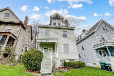 Main picture of 870 Rockdale Ave