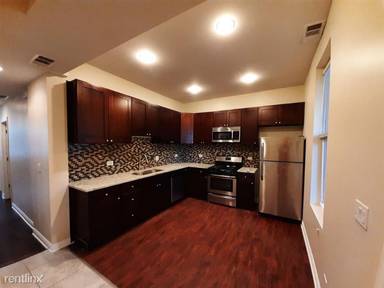 Main picture of 2252 W Lawrence Ave