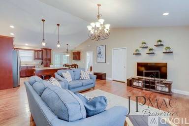 Main picture of 108 Fernwood Dr
