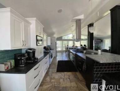 Main picture of 326 S Cove Rd