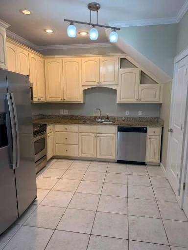 Main picture of 3704 Tiki Dr