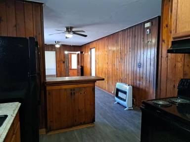 Main picture of 807 E 10th St