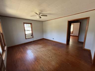 Main picture of 347 S Cedar St